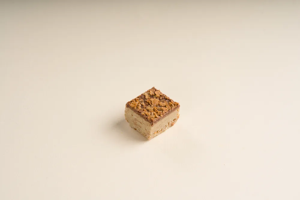 Tahini White Cut Chocolate